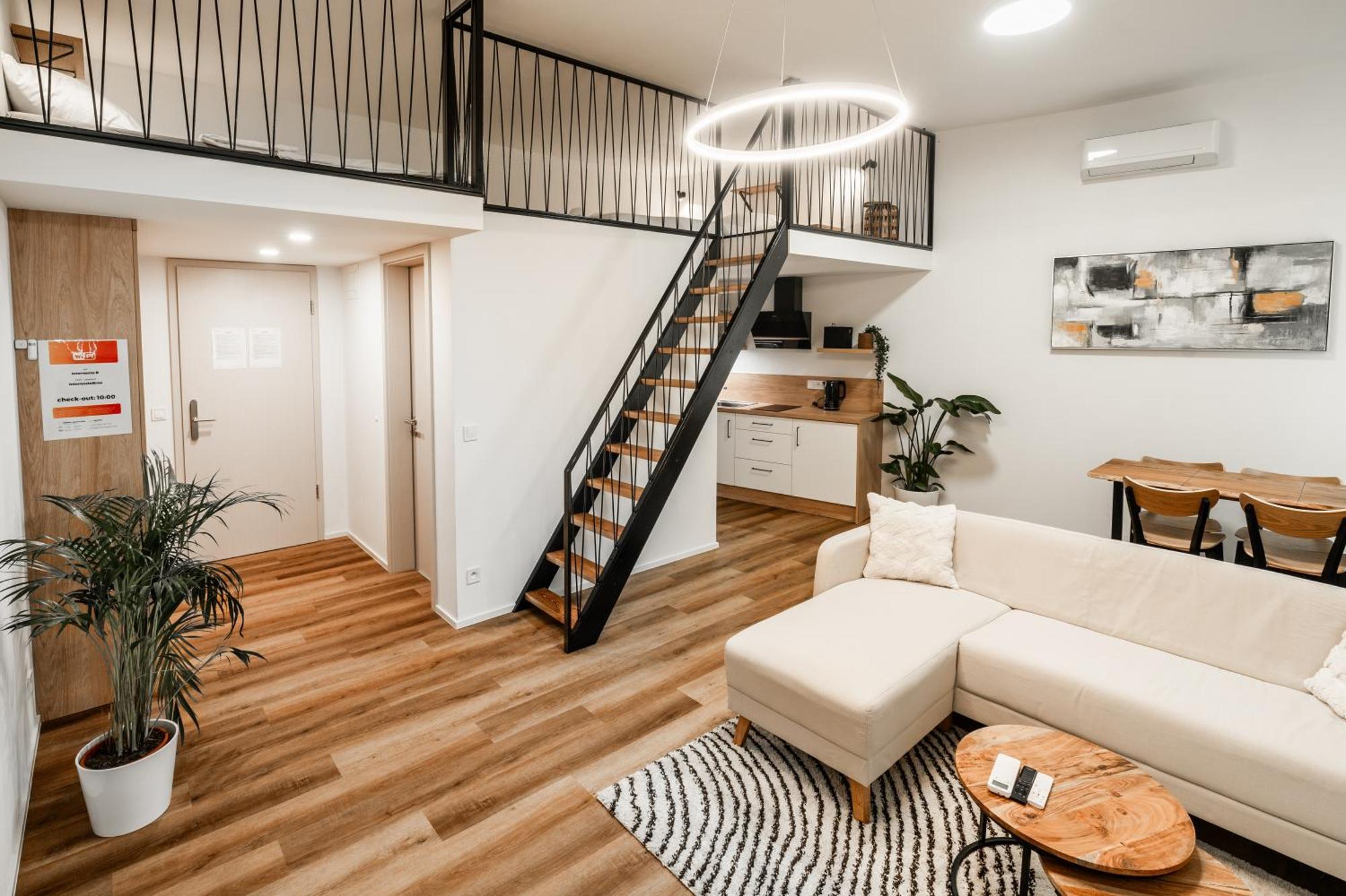 Internesto Station Apartment